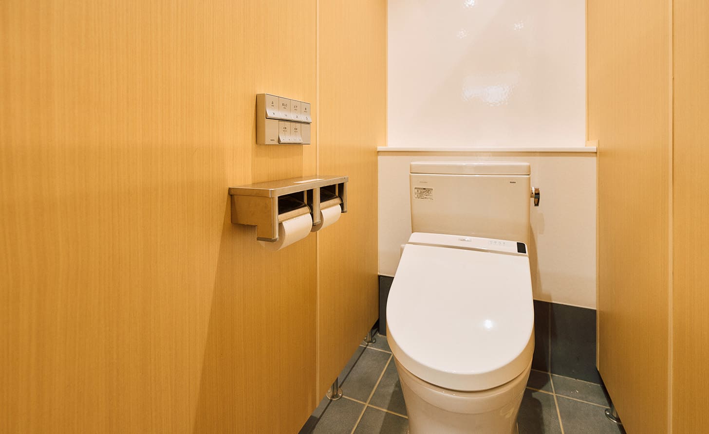 温水洗浄便座付き水洗トイレ